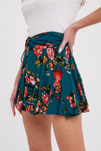 Load image into Gallery viewer, FLORAL PRINT MINI SKORT