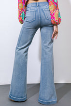Load image into Gallery viewer, Flying Tomato Studded Flare Jeans