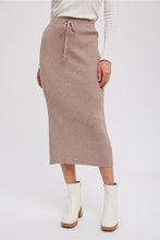 Load image into Gallery viewer, RIBBED KNIT MIDI SKIRT