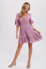 Load image into Gallery viewer, V-NECK LACE TRIM DRESS