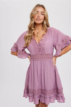 Load image into Gallery viewer, V-NECK LACE TRIM DRESS
