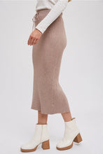 Load image into Gallery viewer, RIBBED KNIT MIDI SKIRT