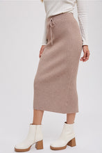Load image into Gallery viewer, RIBBED KNIT MIDI SKIRT