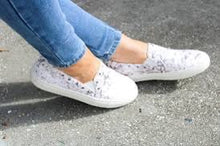 Load image into Gallery viewer, Pine Top White Cowhide Sneaker