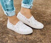 Load image into Gallery viewer, Pine Top White Cowhide Sneaker