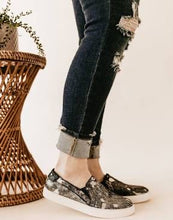 Load image into Gallery viewer, Pine Top Pewter Cowhide Sneaker