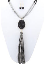 Load image into Gallery viewer, Druzy Stone Necklace Tassel