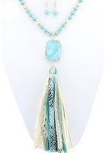 Load image into Gallery viewer, Druzy Stone Necklace Tassel