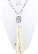 Load image into Gallery viewer, Druzy Stone Necklace Tassel