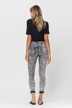 Load image into Gallery viewer, VERVET MID RISE DISTRESSED GREY CROP SKINNY RELEASED HEM