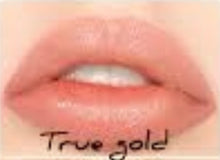 Load image into Gallery viewer, SLEEKY KISS PLUMPING LIP GLOSS