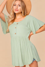 Load image into Gallery viewer, Haptics RIB FLUTTER SLEEVE BUTTON DOWN TOP