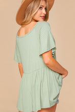 Load image into Gallery viewer, Haptics RIB FLUTTER SLEEVE BUTTON DOWN TOP