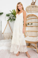 Load image into Gallery viewer, EMBROIDERY LACE MAXI DRESS
