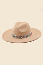 Load image into Gallery viewer, Western Concho Chain Fedora Hat
