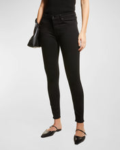 Load image into Gallery viewer, 7 For All Mankind Slim illusion Jeans
