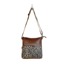 Load image into Gallery viewer, Dynamic Leopard print hairon bag
