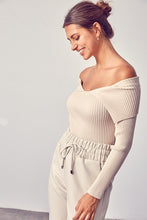 Load image into Gallery viewer, Knitted Off-Shoulder Pullover
