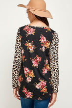 Load image into Gallery viewer, Leopard Cutout Top
