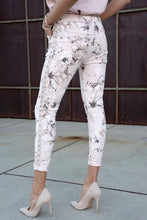 Load image into Gallery viewer, FLORAL CRINKLE JOGGER
