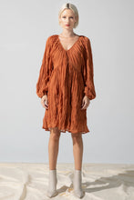 Load image into Gallery viewer, PLEATS DETAIL WOVEN DRESS
