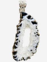 Load image into Gallery viewer, Kavity slice Druzy 925 pendant
