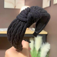 Load image into Gallery viewer, Knotted Wool Headband
