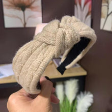 Load image into Gallery viewer, Knotted Wool Headband
